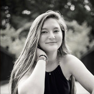 Meet your Posher, Olivia